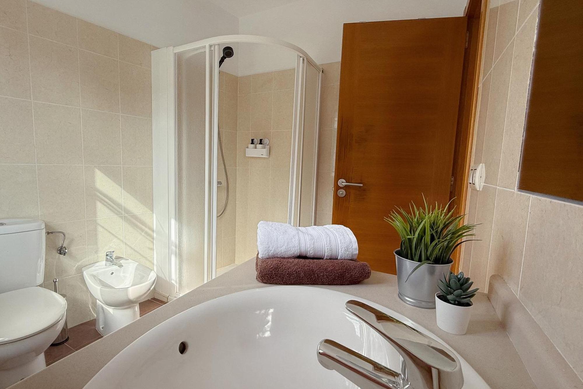 Apartment Lecer 5 Porta Luaran gambar